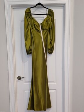 Mac Duggal NWT Olive Green Satin Long Sleeve Dress